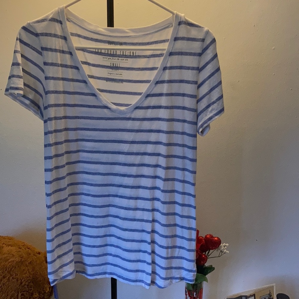Cotton On size S blue and white striped t-shirt